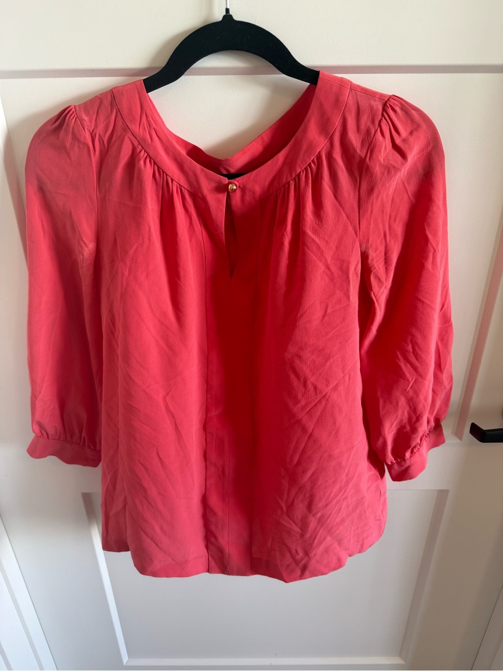 Kate Spade 100% Silk Coral Pink Blouse Size 2 Puff Sleeve Gold Button